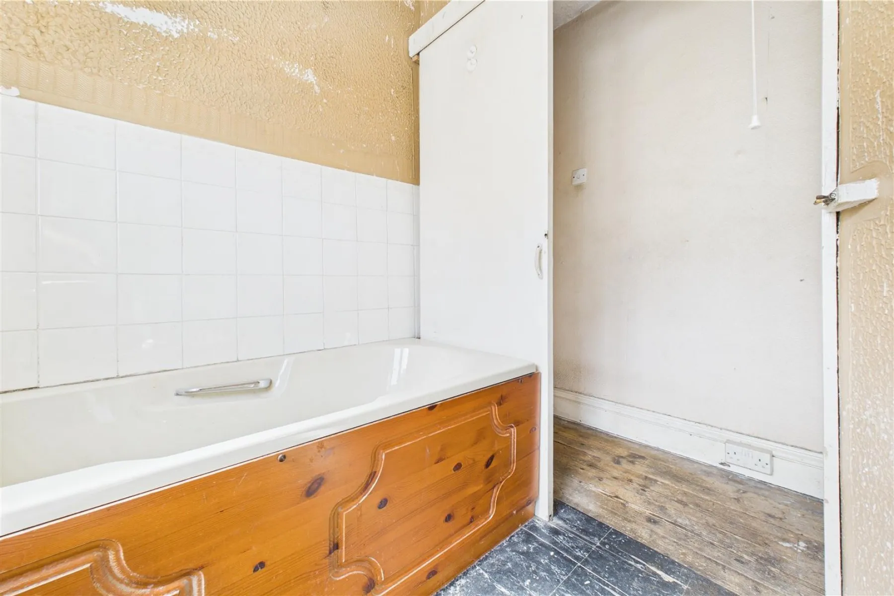 UPDATING | SOUTHVILLE, 3 bedroom, House - Terraced - 34096903