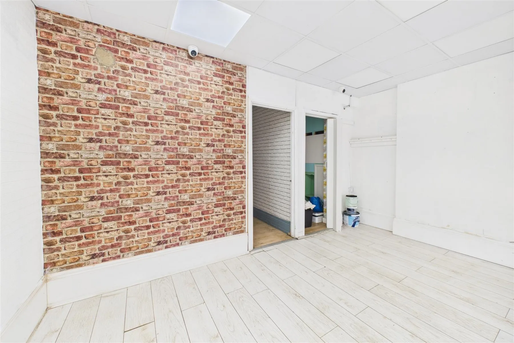 MIXED USE | 2 FLATS | WSM, 2 bedroom, Flat - 34068371