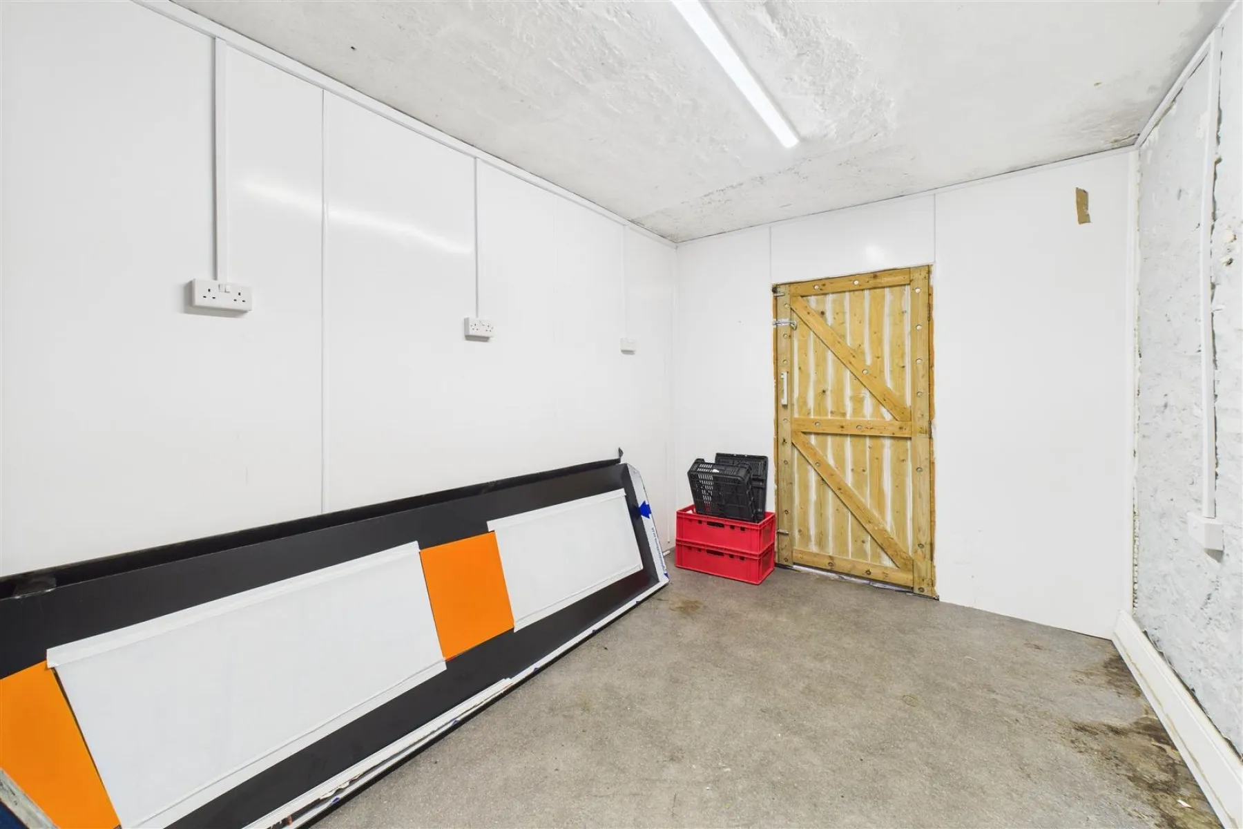 MIXED USE | 2 FLATS | WSM, 2 bedroom, Flat - 34068371