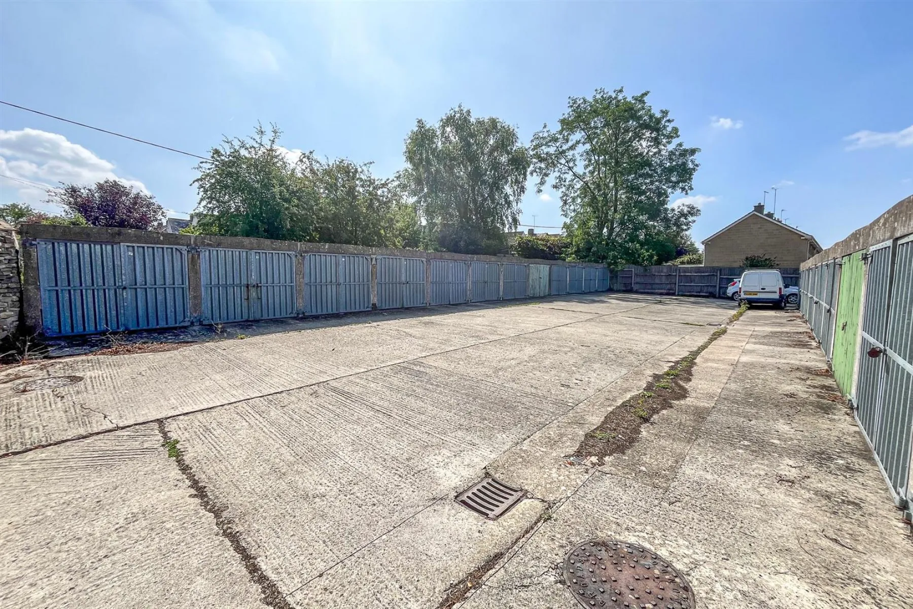 19 GARAGES | LARGE PLOT | CIRENCESTER, Land - Building Plot - 34068668