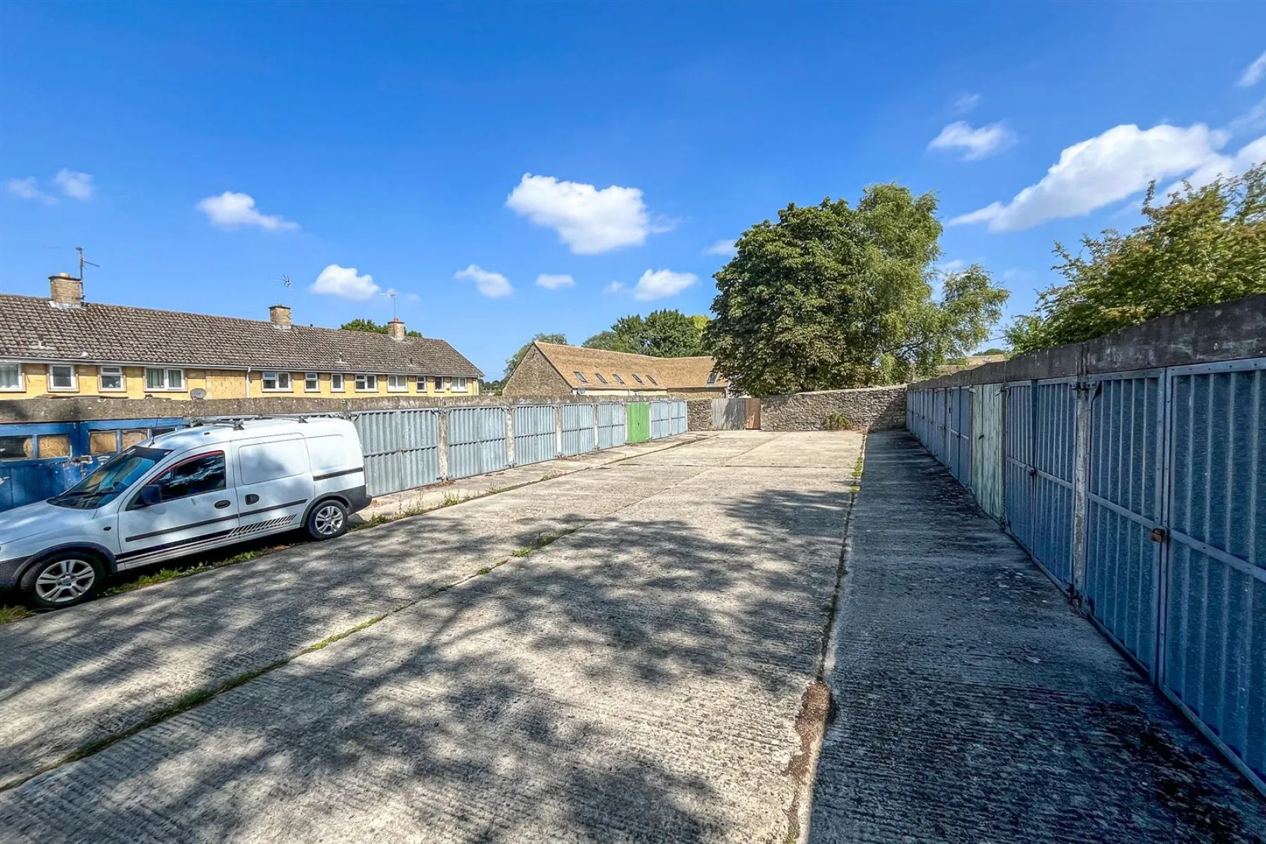 19 GARAGES | LARGE PLOT | CIRENCESTER, Land - Building Plot - 34068668