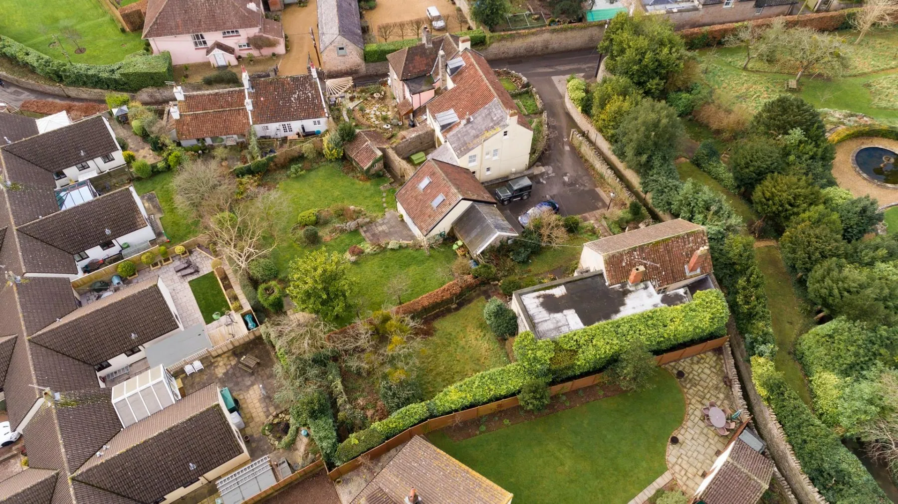 WRINGTON TOWNHOUSE - HUGE POTENTIAL, 4 bedroom, House - Detached - 27664243