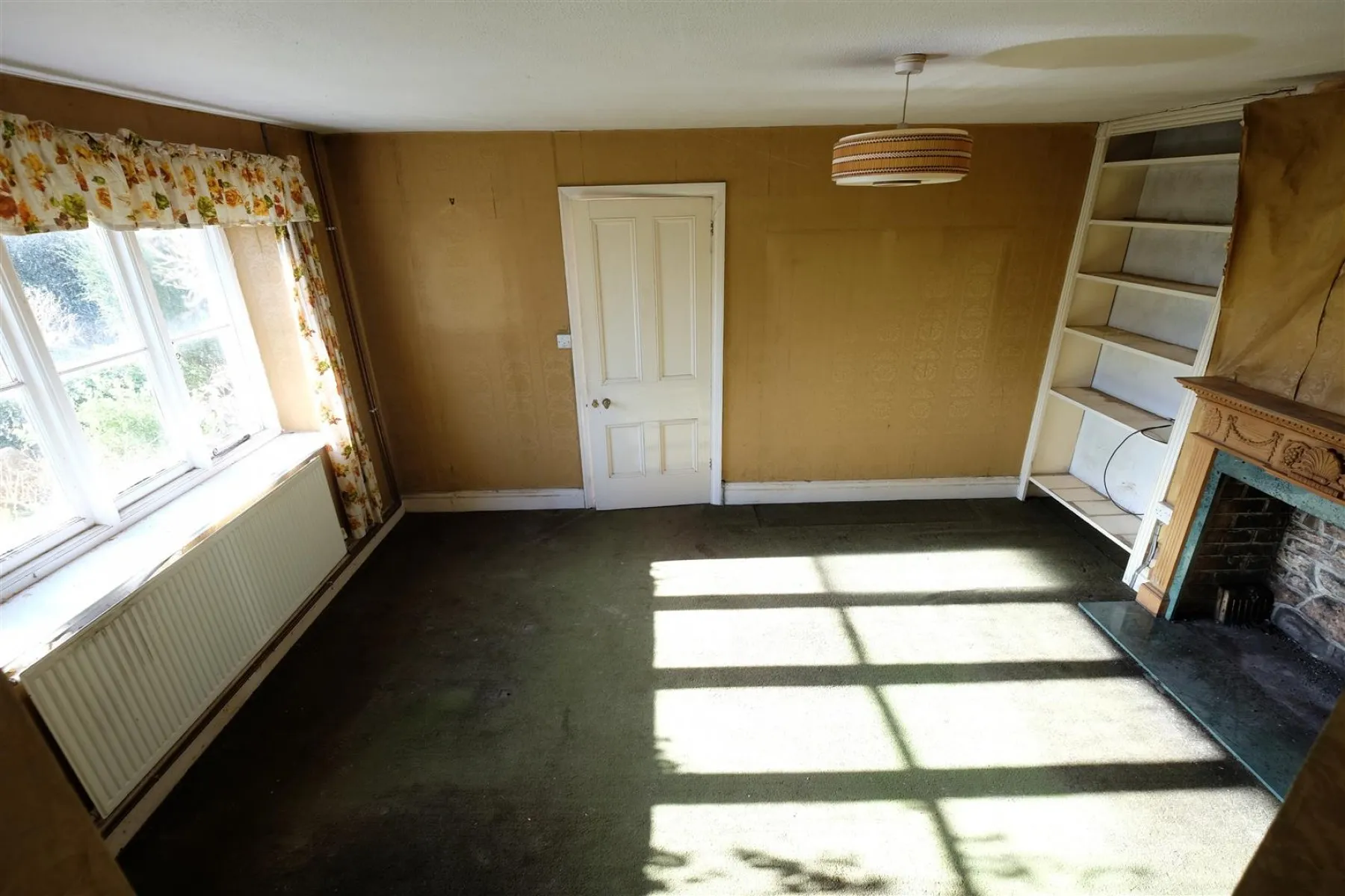 WRINGTON TOWNHOUSE - HUGE POTENTIAL, 4 bedroom, House - Detached - 27664243