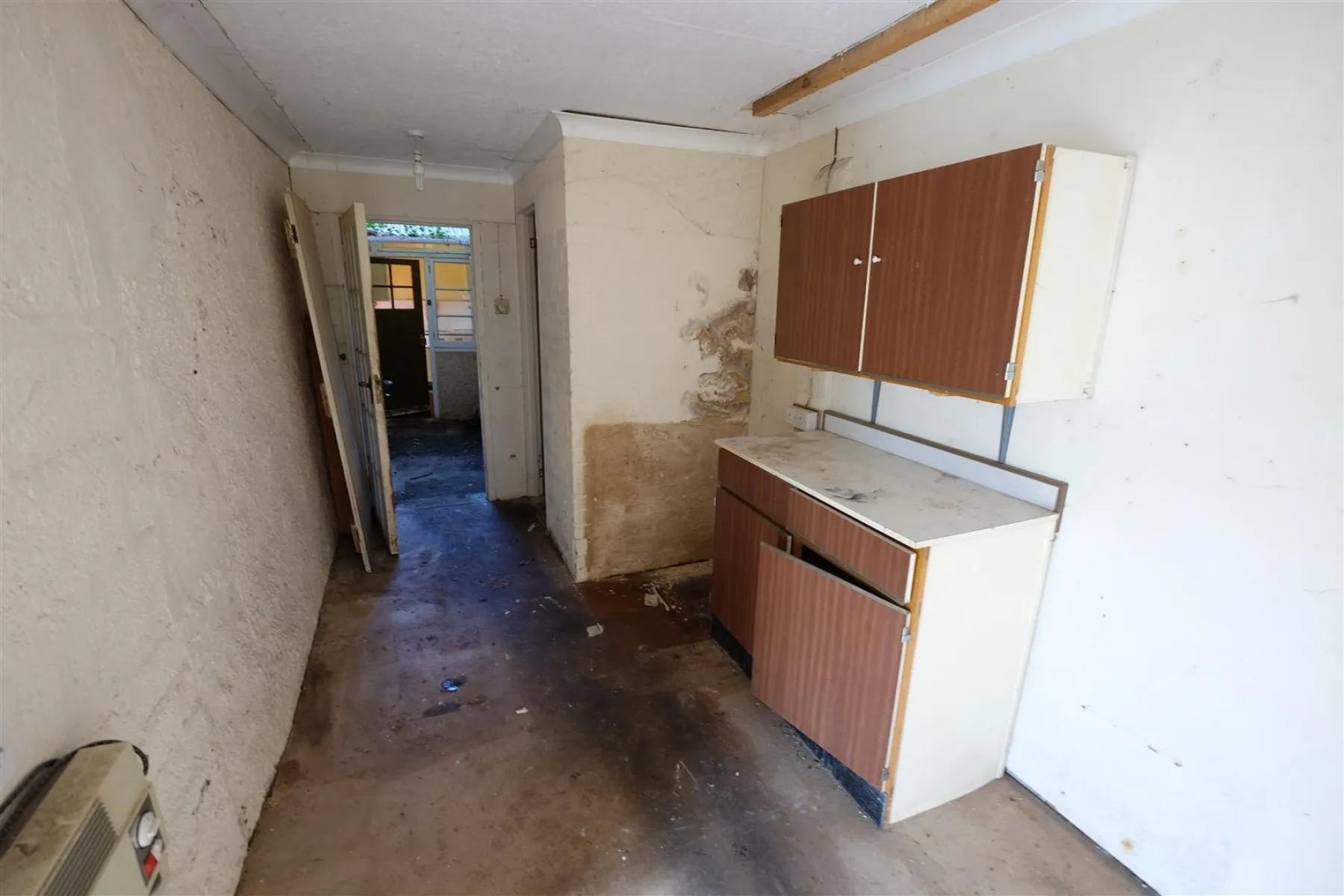 WRINGTON TOWNHOUSE - HUGE POTENTIAL, 4 bedroom, House - Detached - 27664243