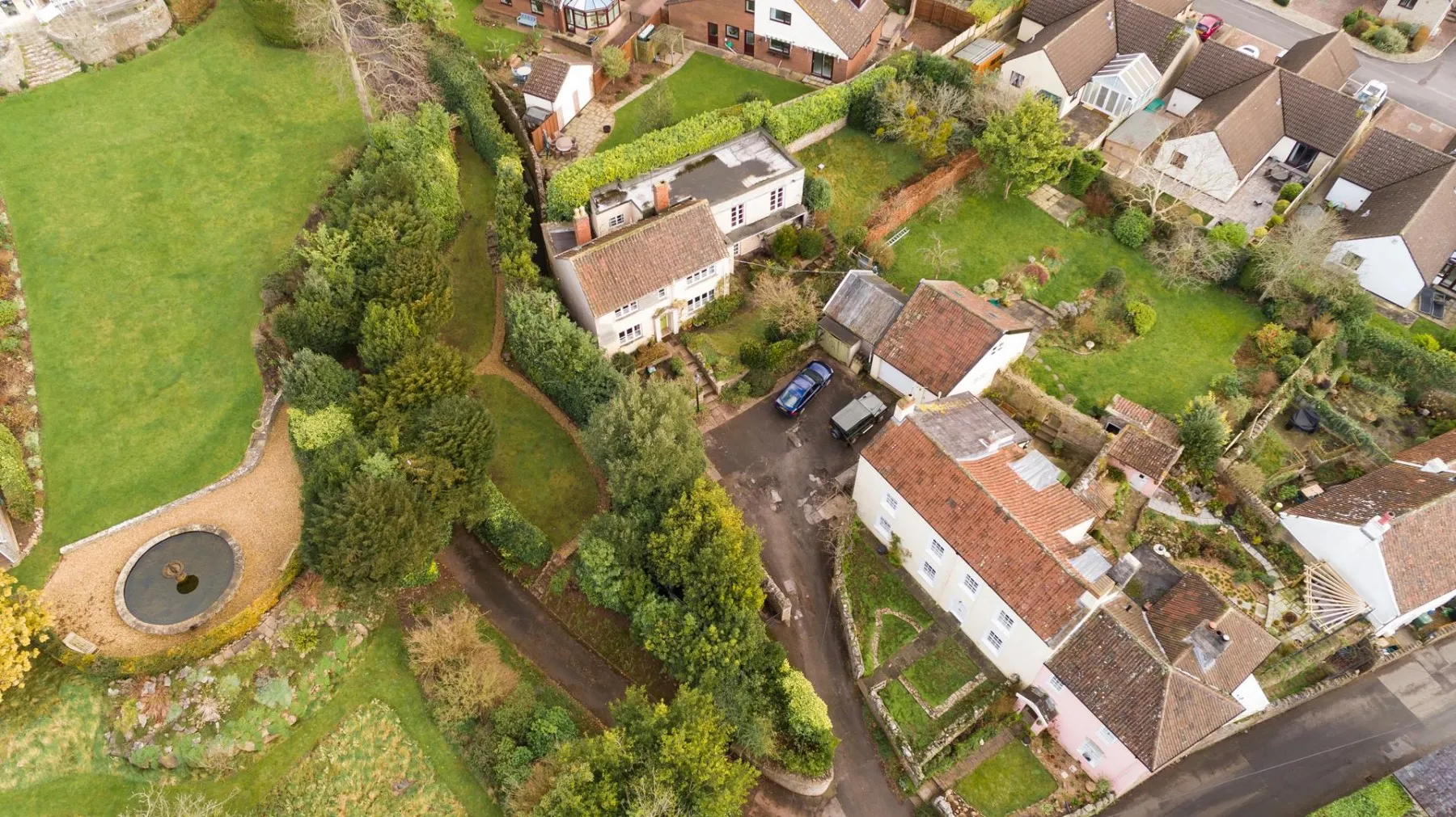 WRINGTON TOWNHOUSE - HUGE POTENTIAL, 4 bedroom, House - Detached - 27664243