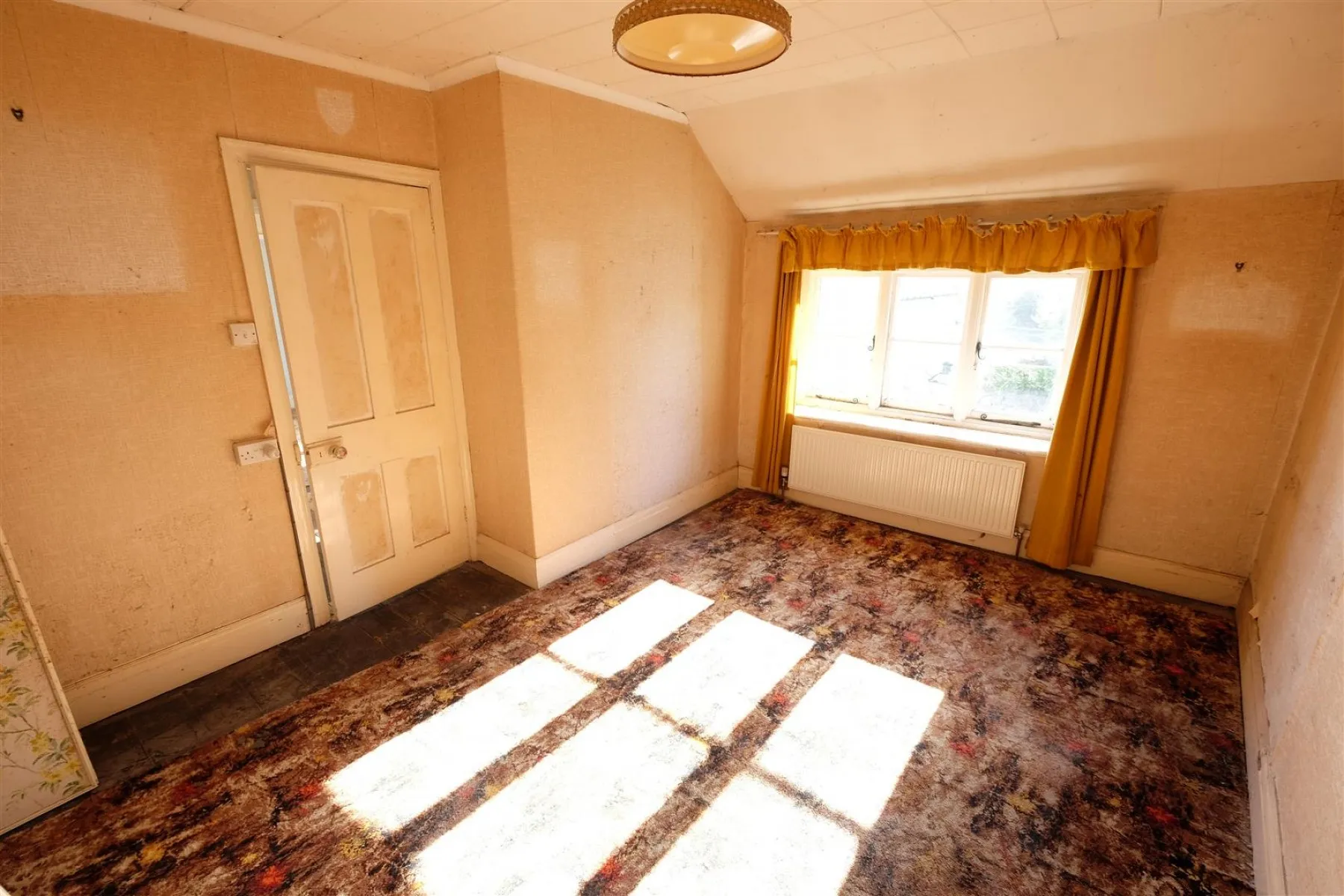 WRINGTON TOWNHOUSE - HUGE POTENTIAL, 4 bedroom, House - Detached - 27664243