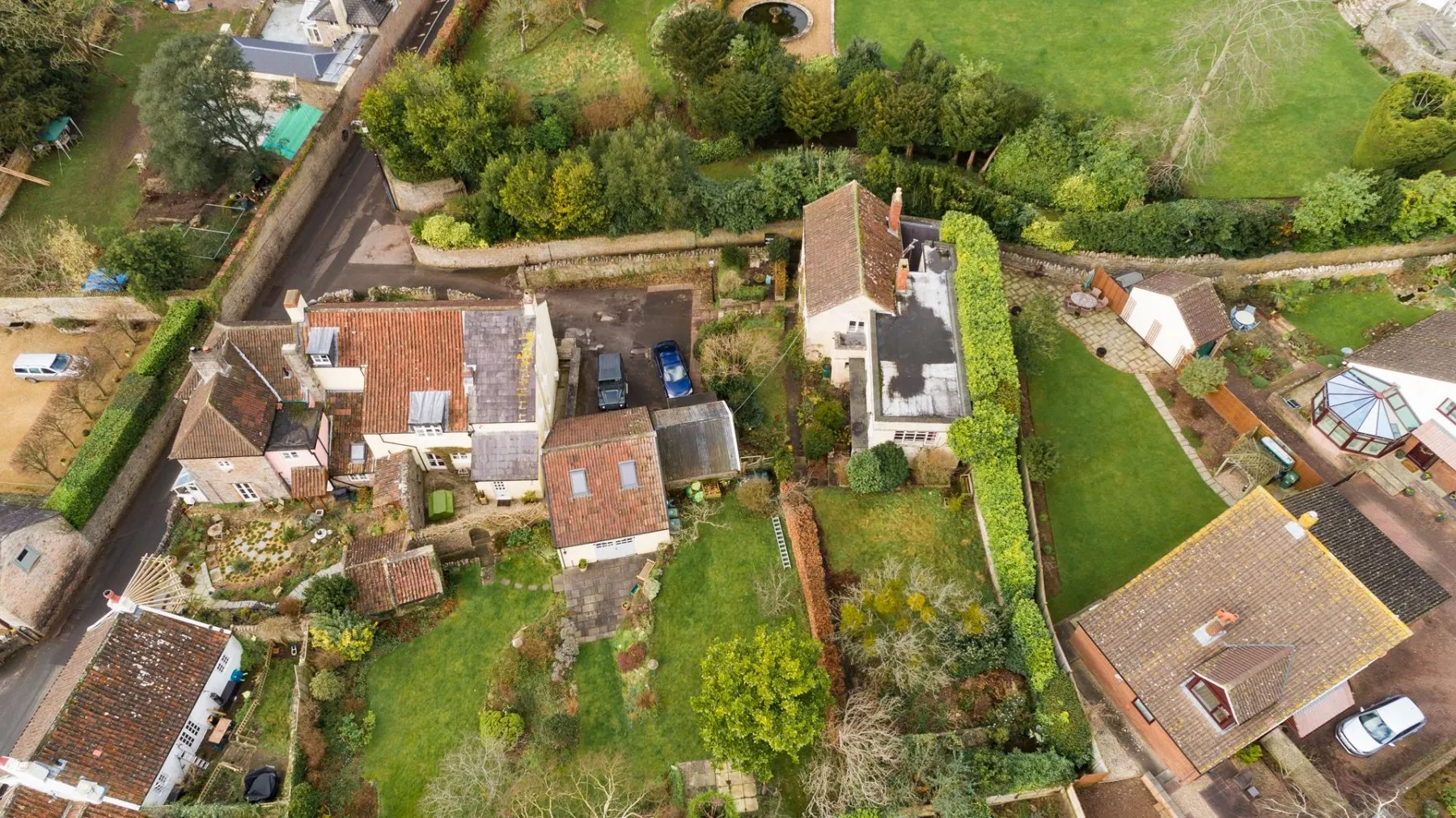 WRINGTON TOWNHOUSE - HUGE POTENTIAL, 4 bedroom, House - Detached - 27664243