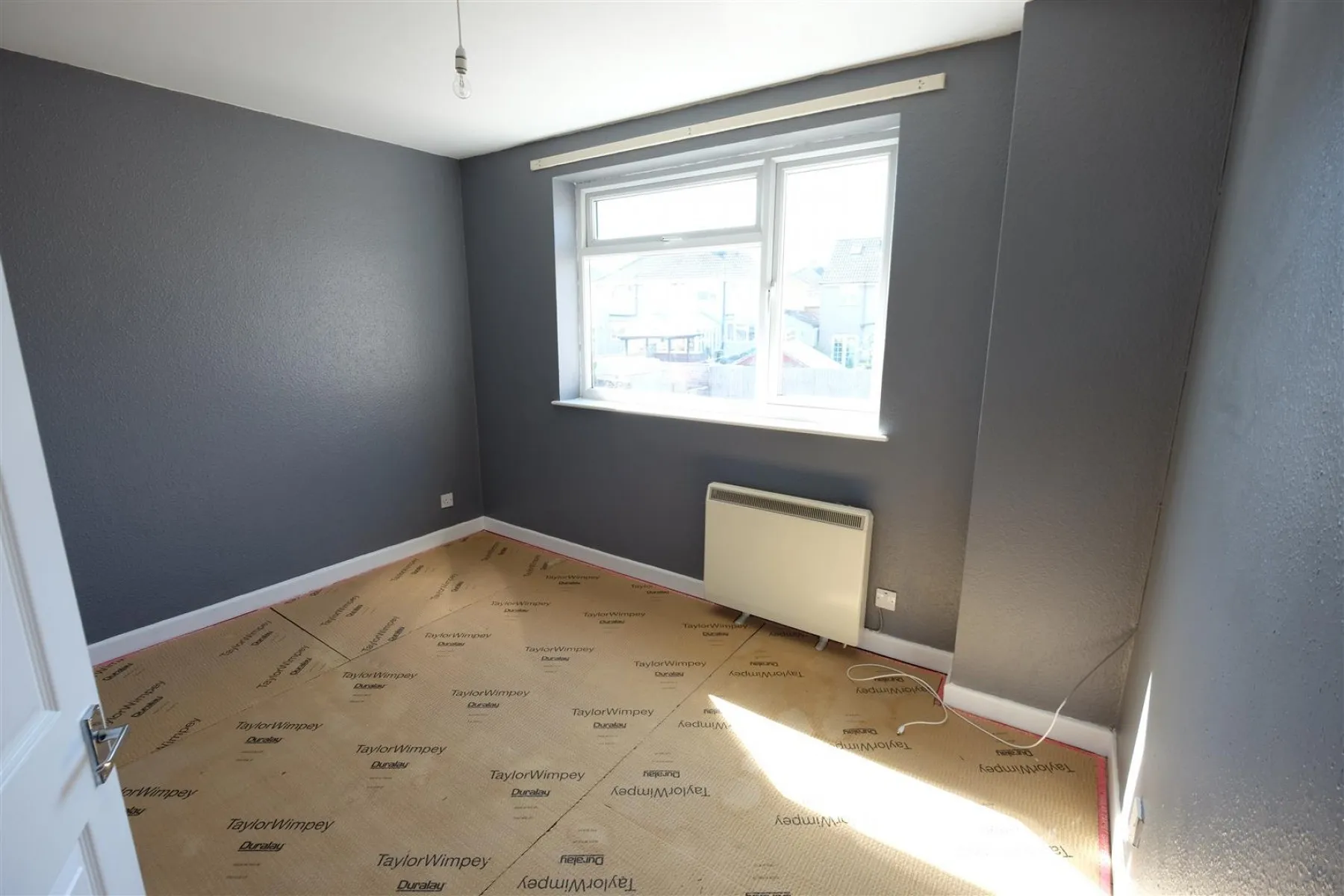 RETAIL UNIT + FLAT + GARAGES, 2 bedroom, Commercial - 27931760