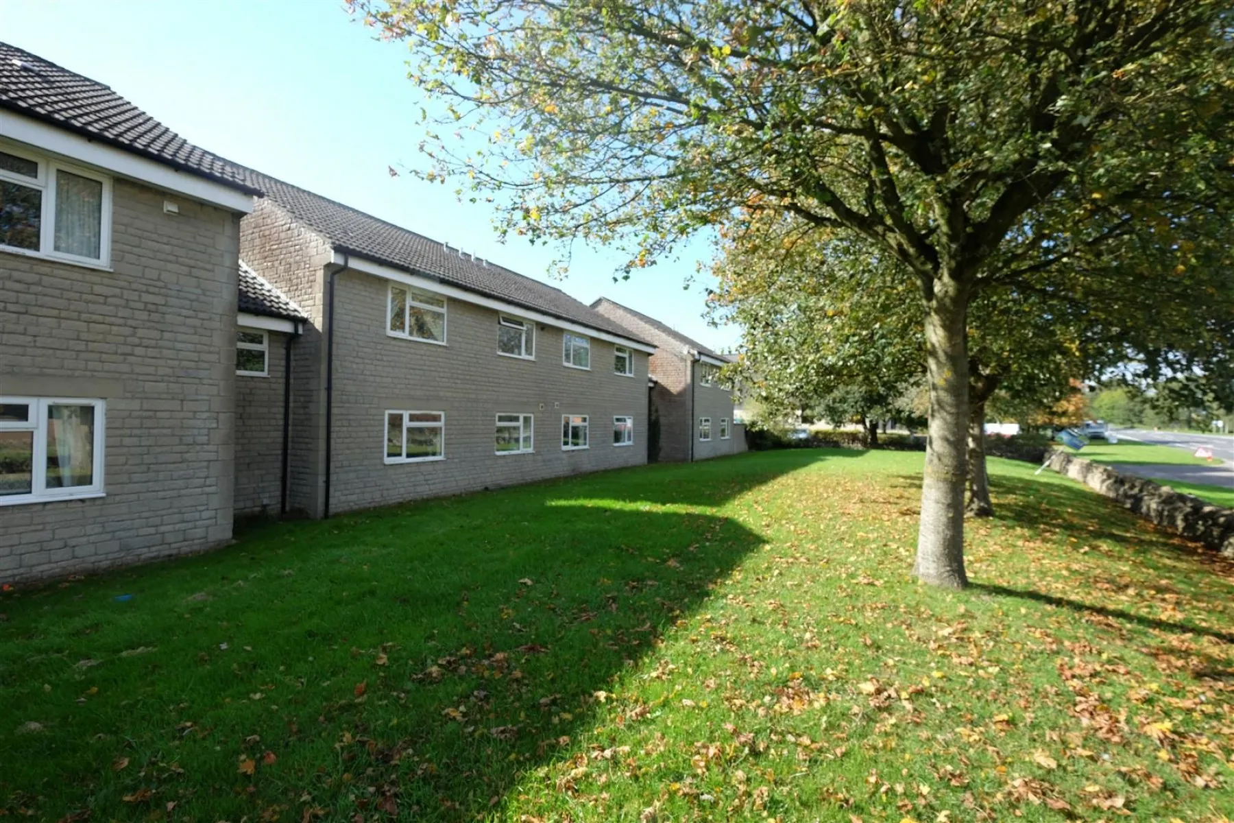 FLAT - REDUCED PRICE FOR AUCTION, 2 bedroom, Flat - 28268901