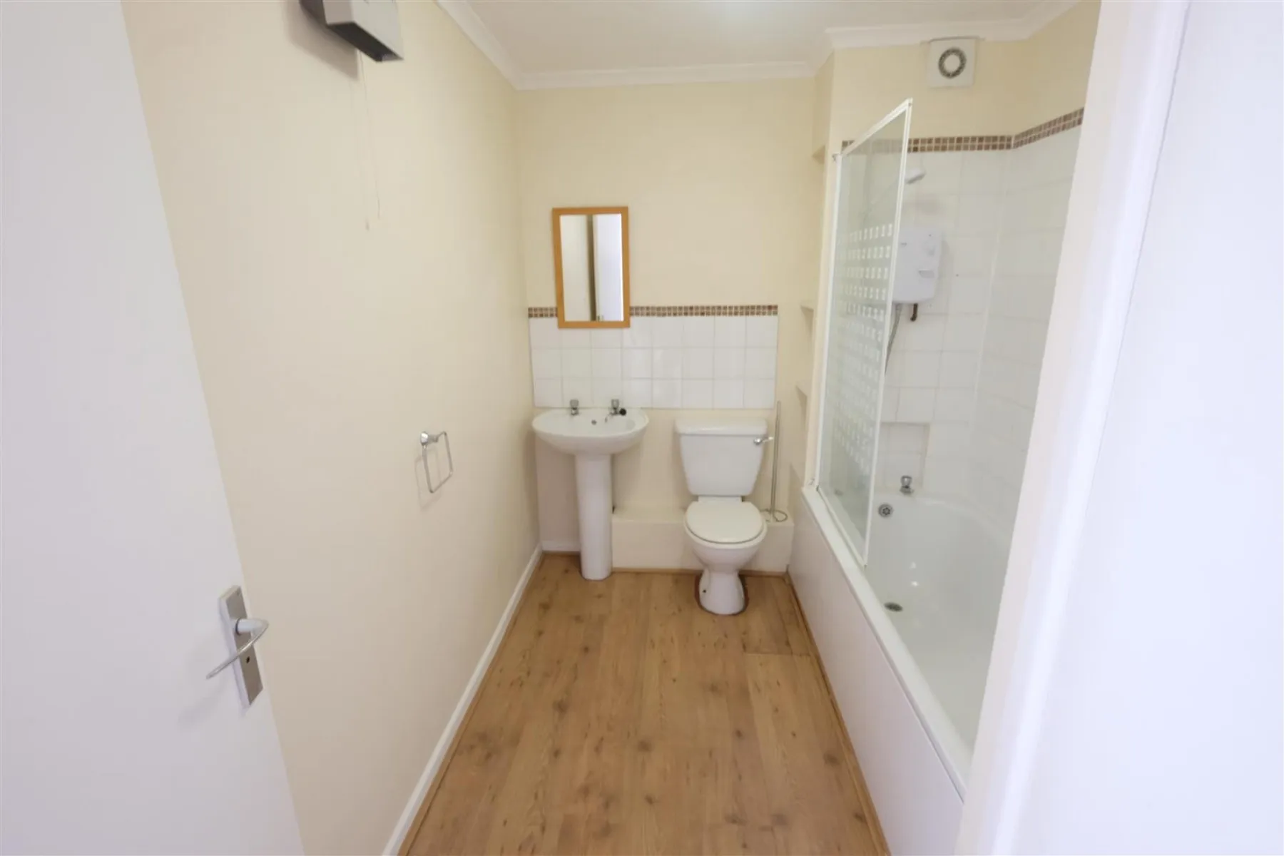 FLAT - REDUCED PRICE FOR AUCTION, 2 bedroom, Flat - 28268901