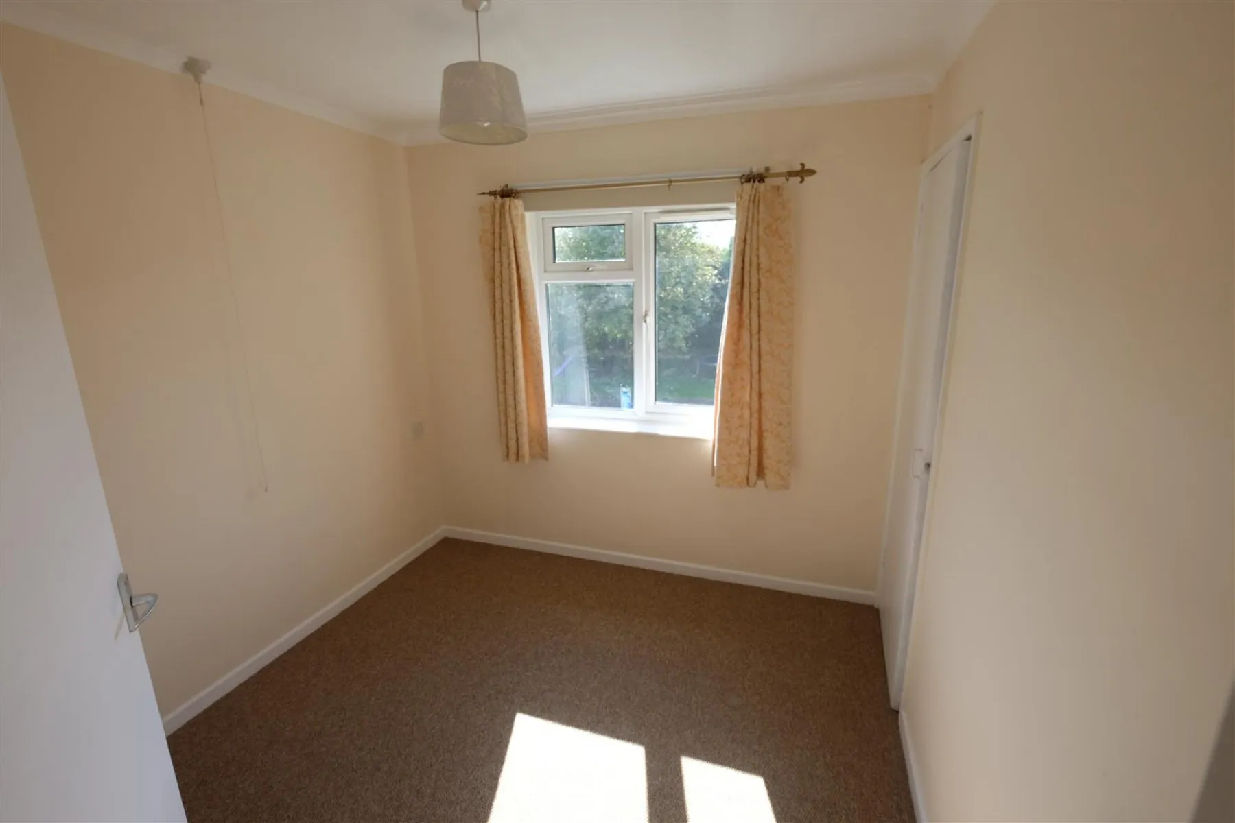 FLAT - REDUCED PRICE FOR AUCTION, 2 bedroom, Flat - 28268901