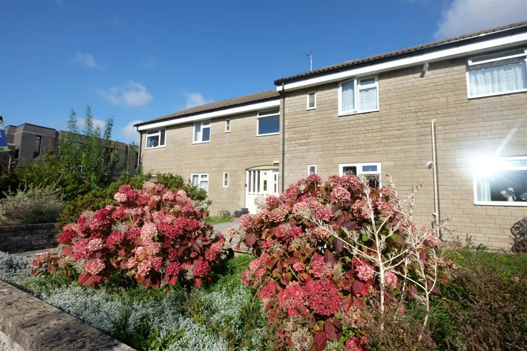 FLAT - REDUCED PRICE FOR AUCTION, 2 bedroom, Flat - 28268901