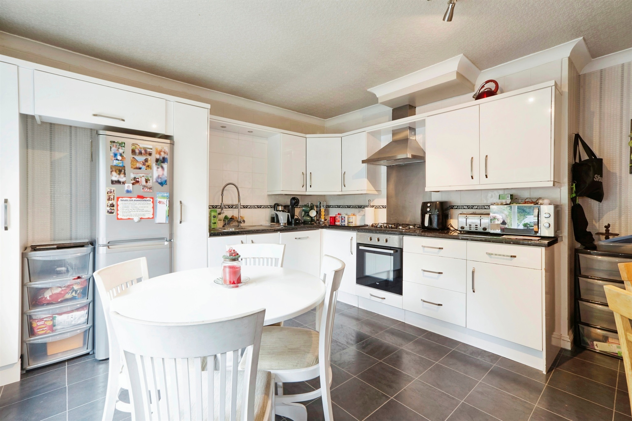6 bed Detached