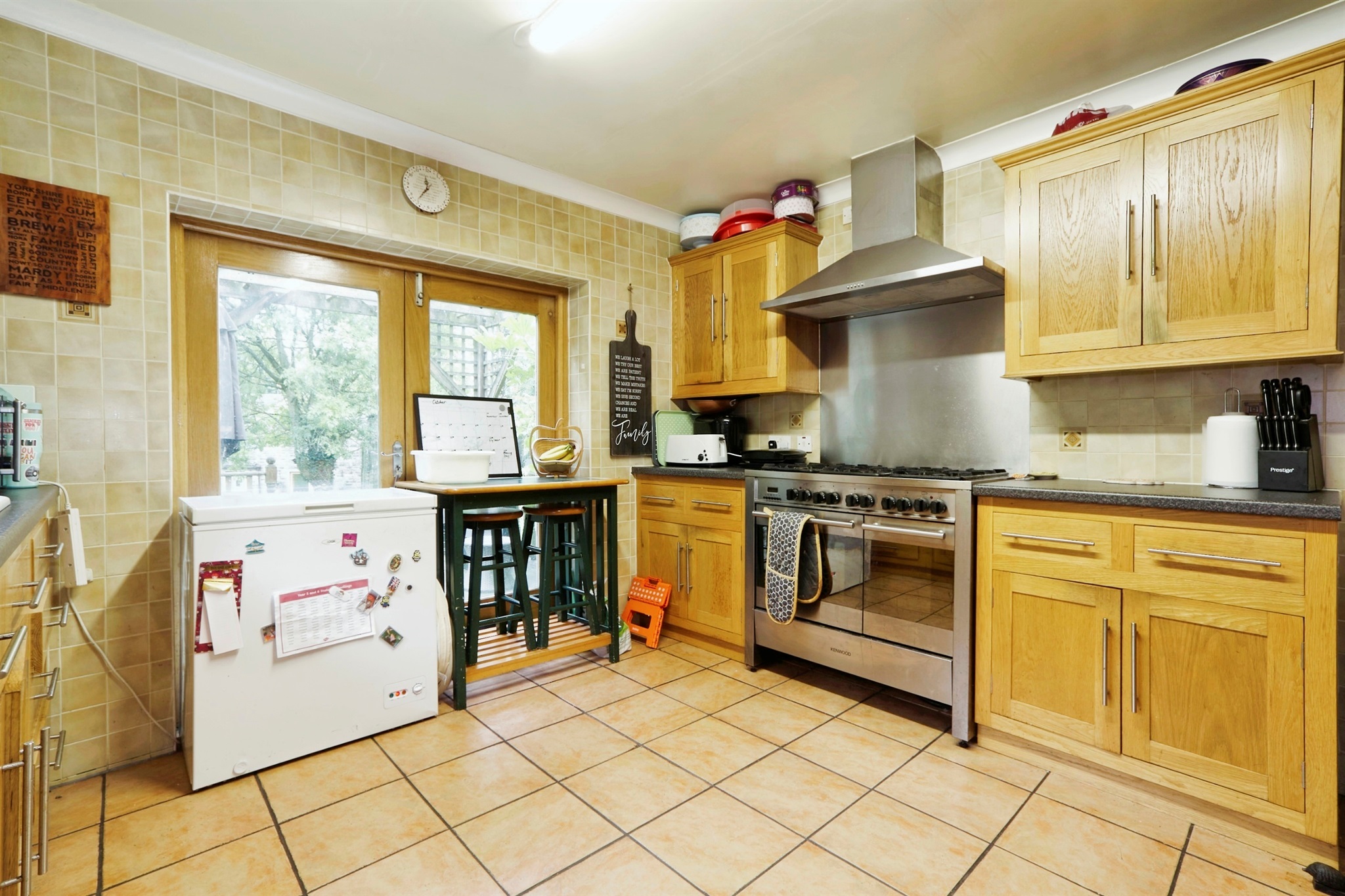 6 bed Detached