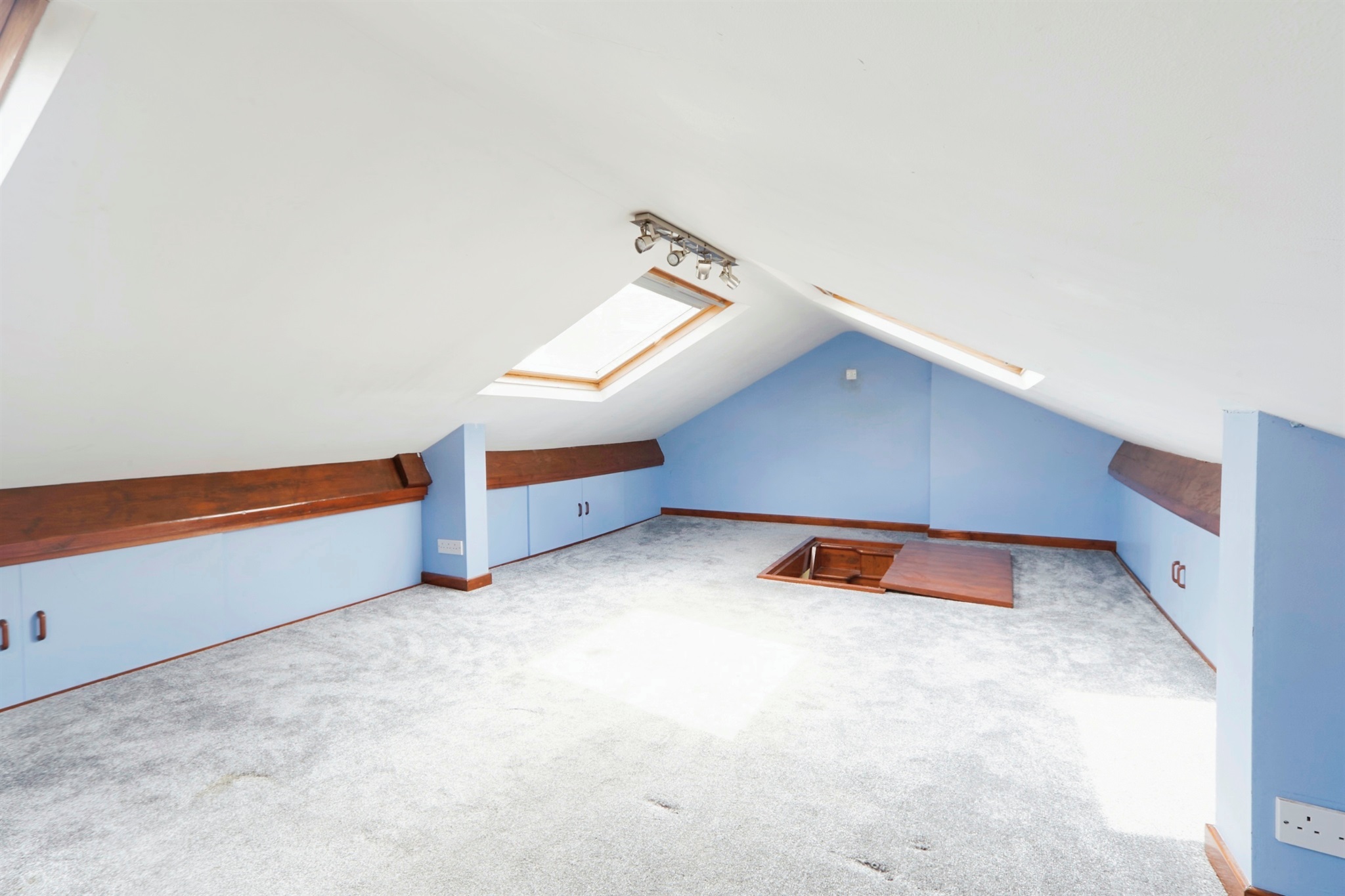 2 bed Semi-Detached Bungalow