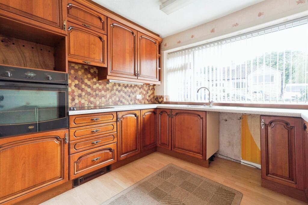 3 bed Semi-Detached Bungalow