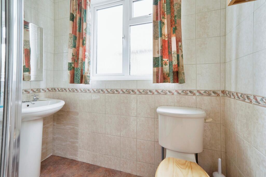 3 bed Semi-Detached Bungalow