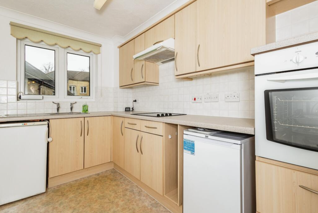 1 bed Ground Flat