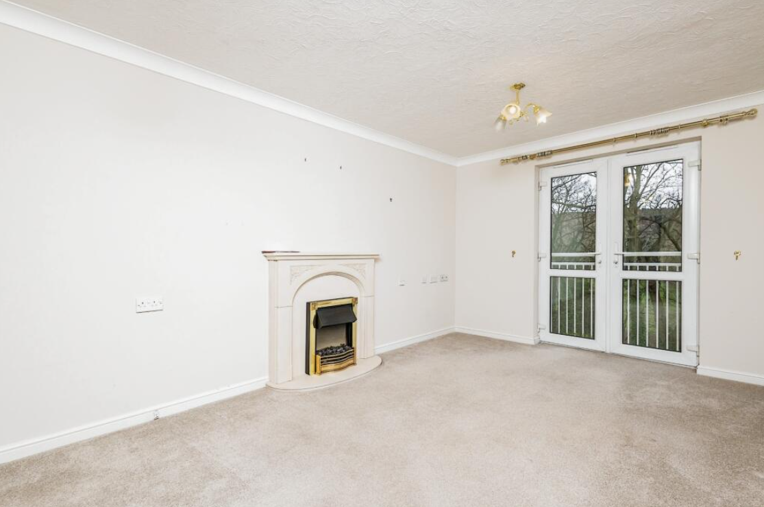 1 bed Ground Flat
