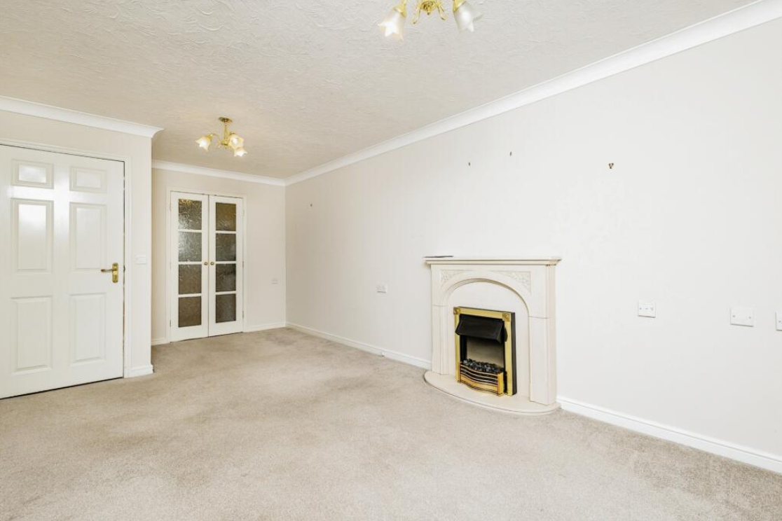 1 bed Ground Flat