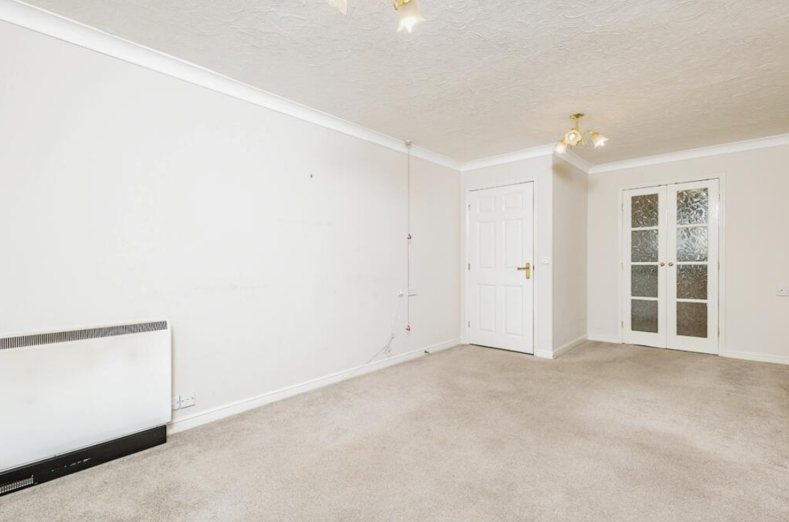1 bed Ground Flat
