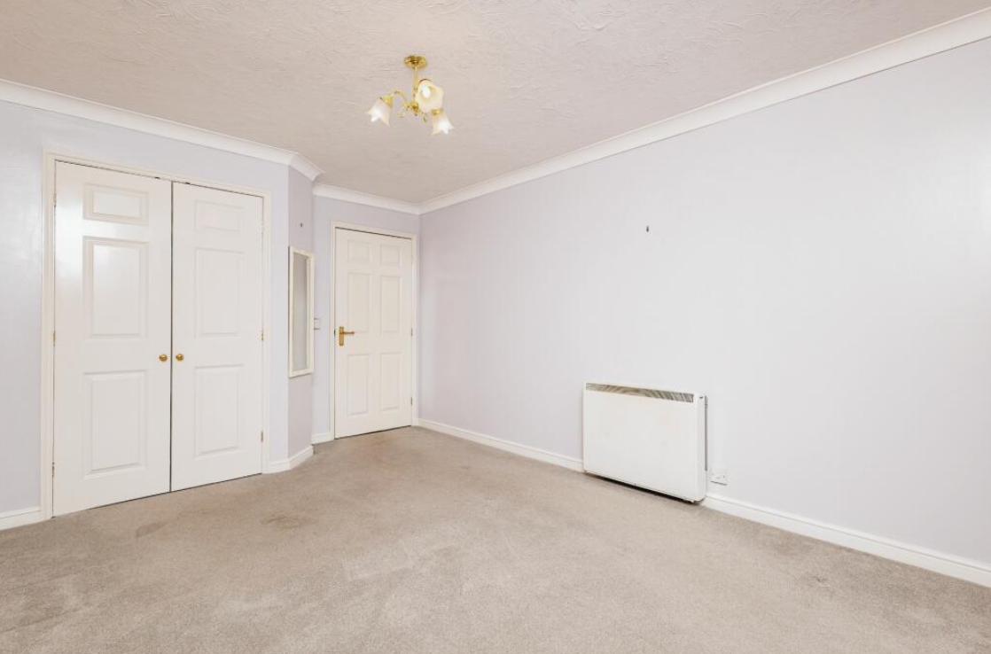 1 bed Ground Flat