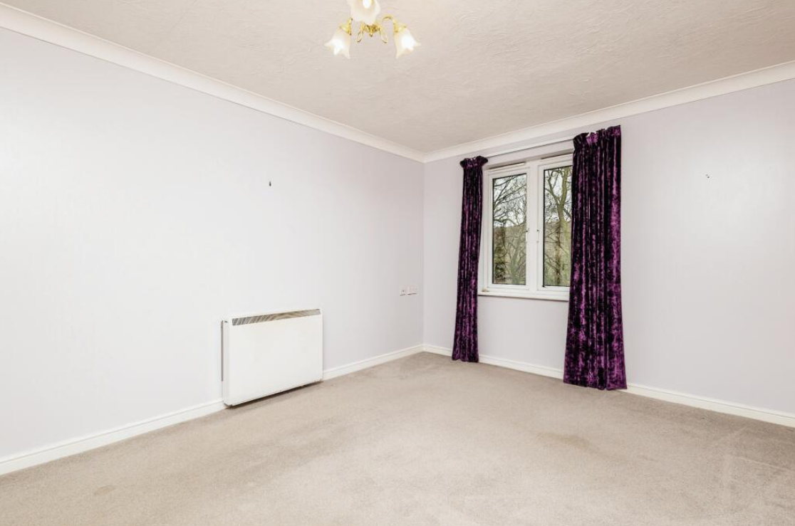 1 bed Ground Flat