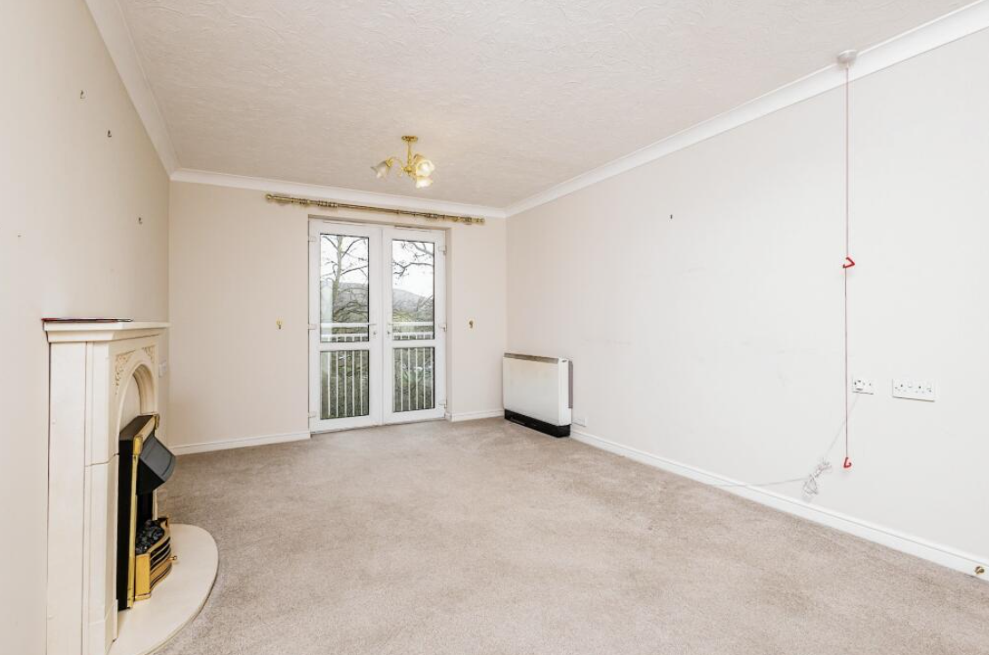 1 bed Ground Flat