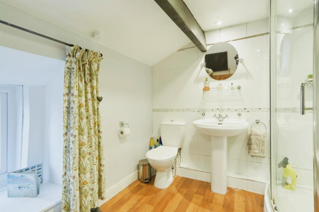 3 bed End of Terrace