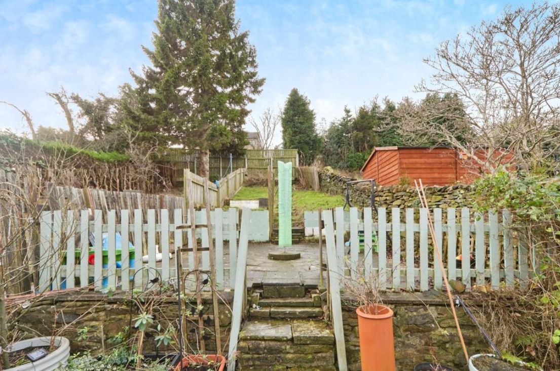 3 bed End of Terrace