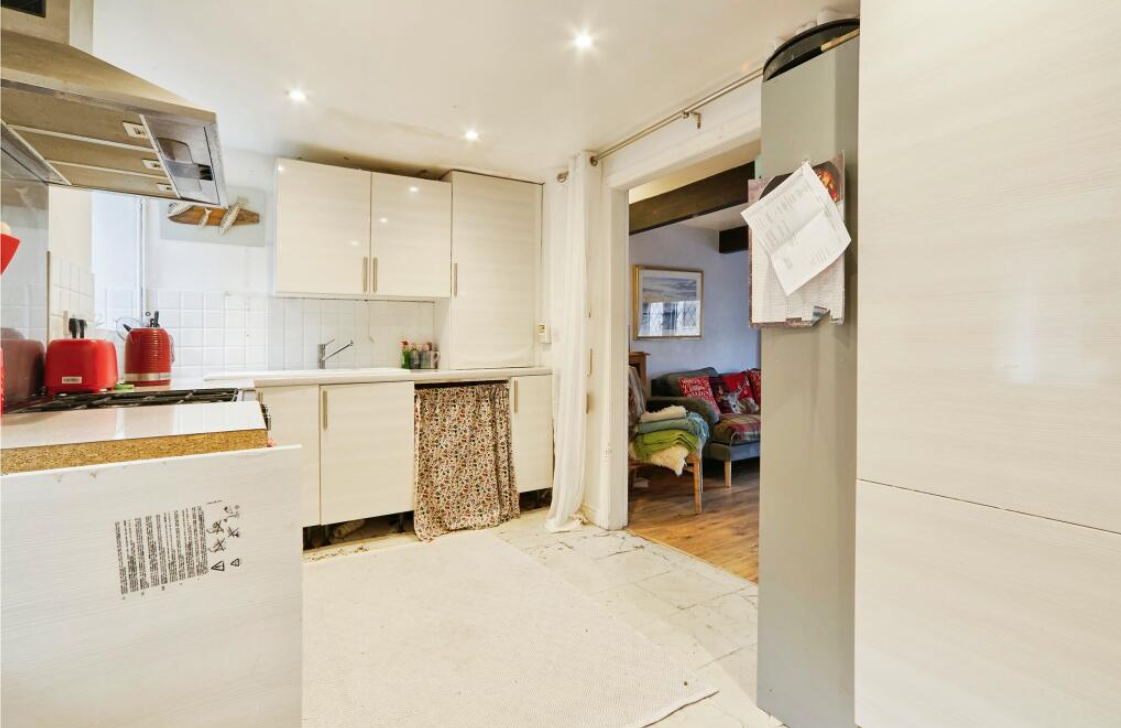 3 bed End of Terrace