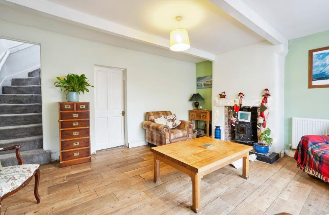 3 bed End of Terrace