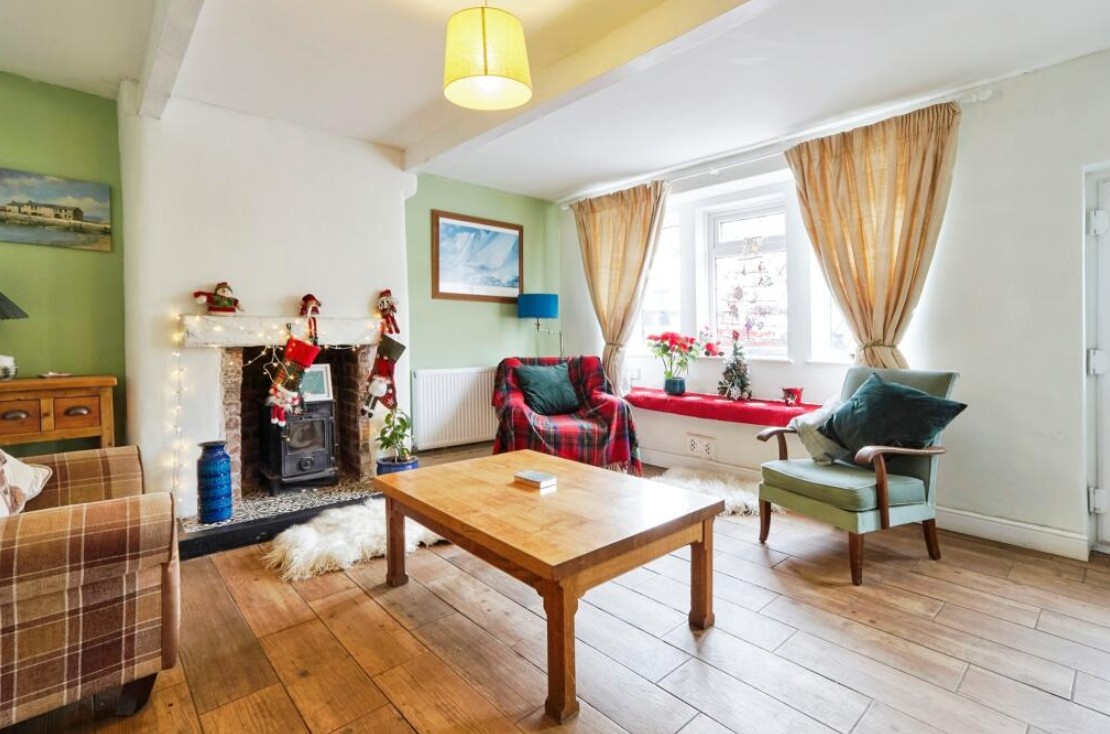 3 bed End of Terrace