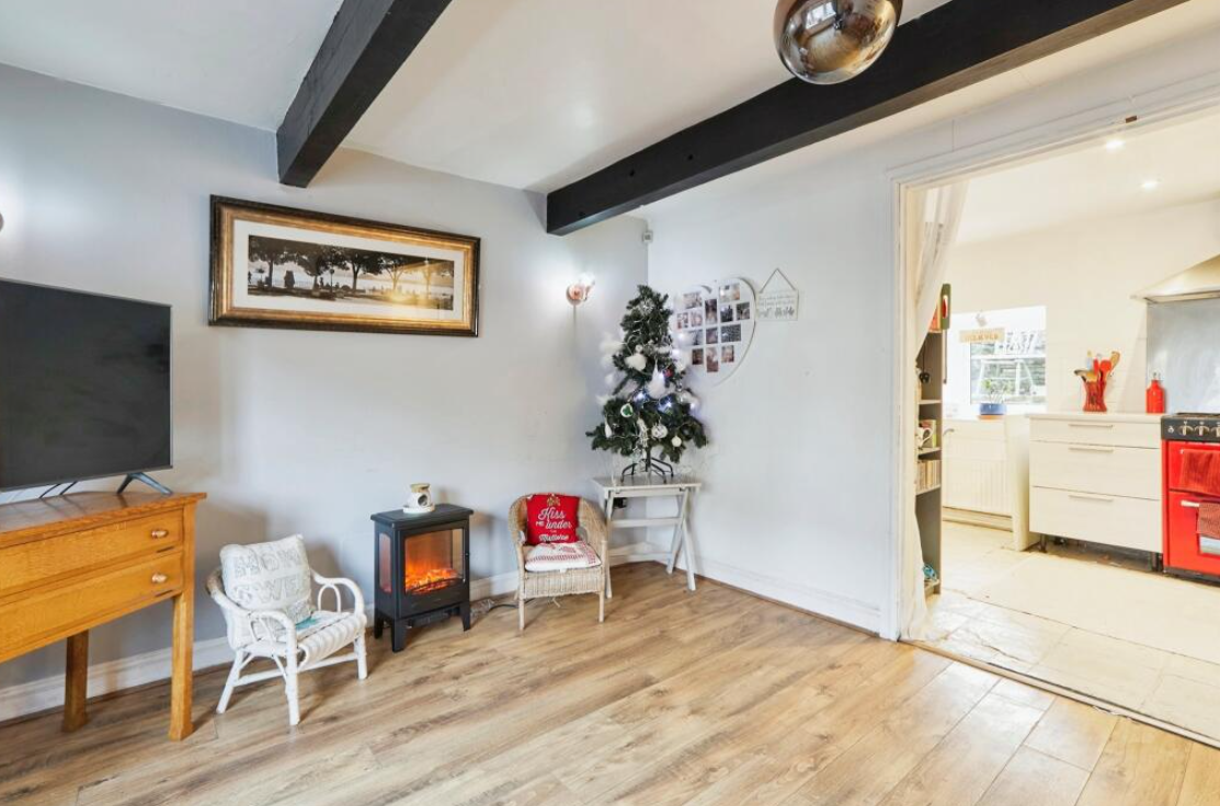 3 bed End of Terrace