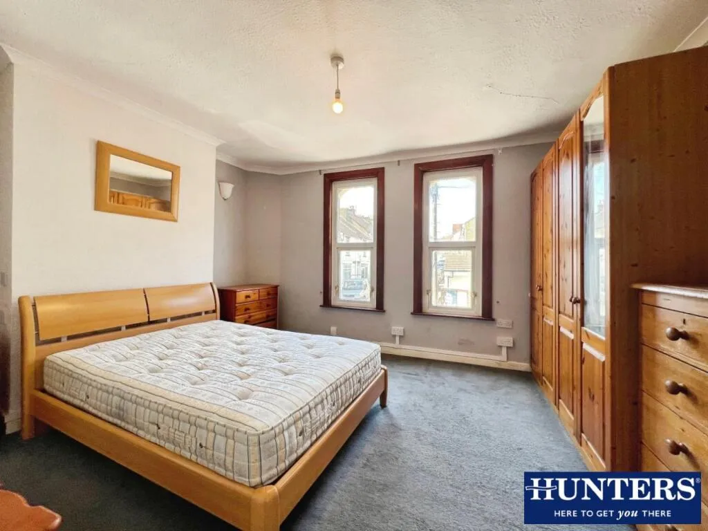 3 bed End of Terrace
