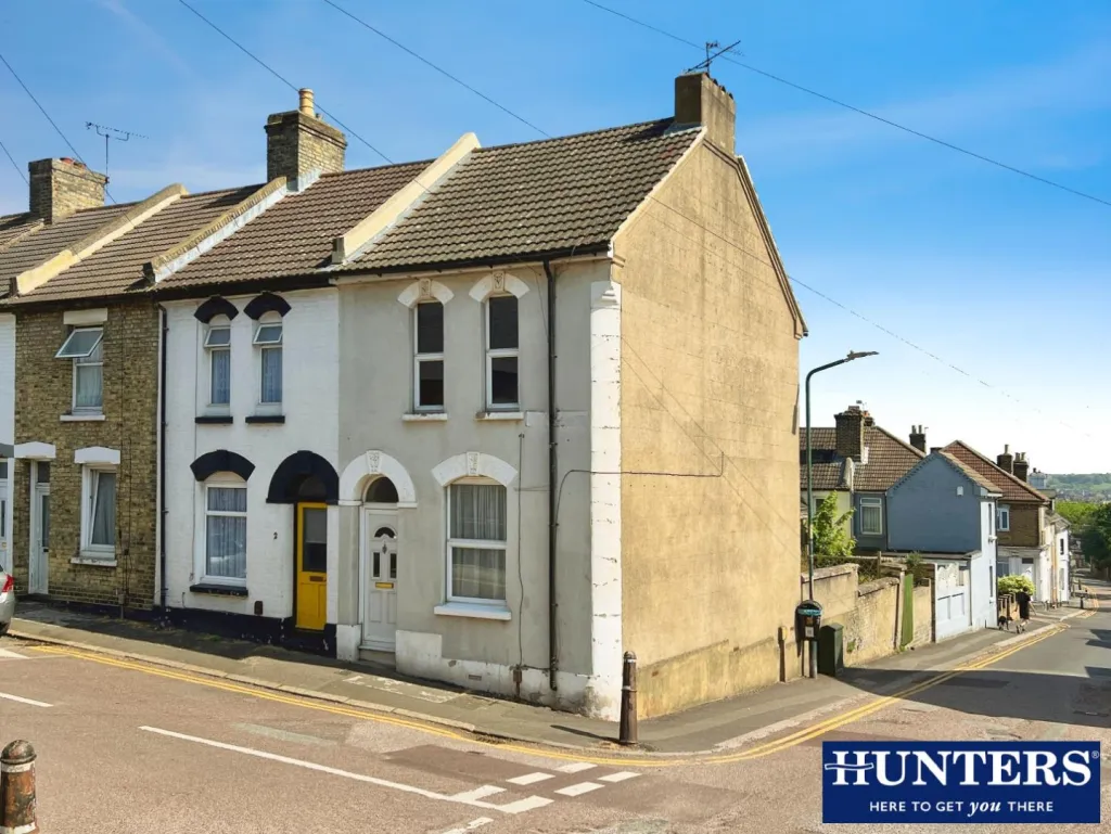 3 bed End of Terrace