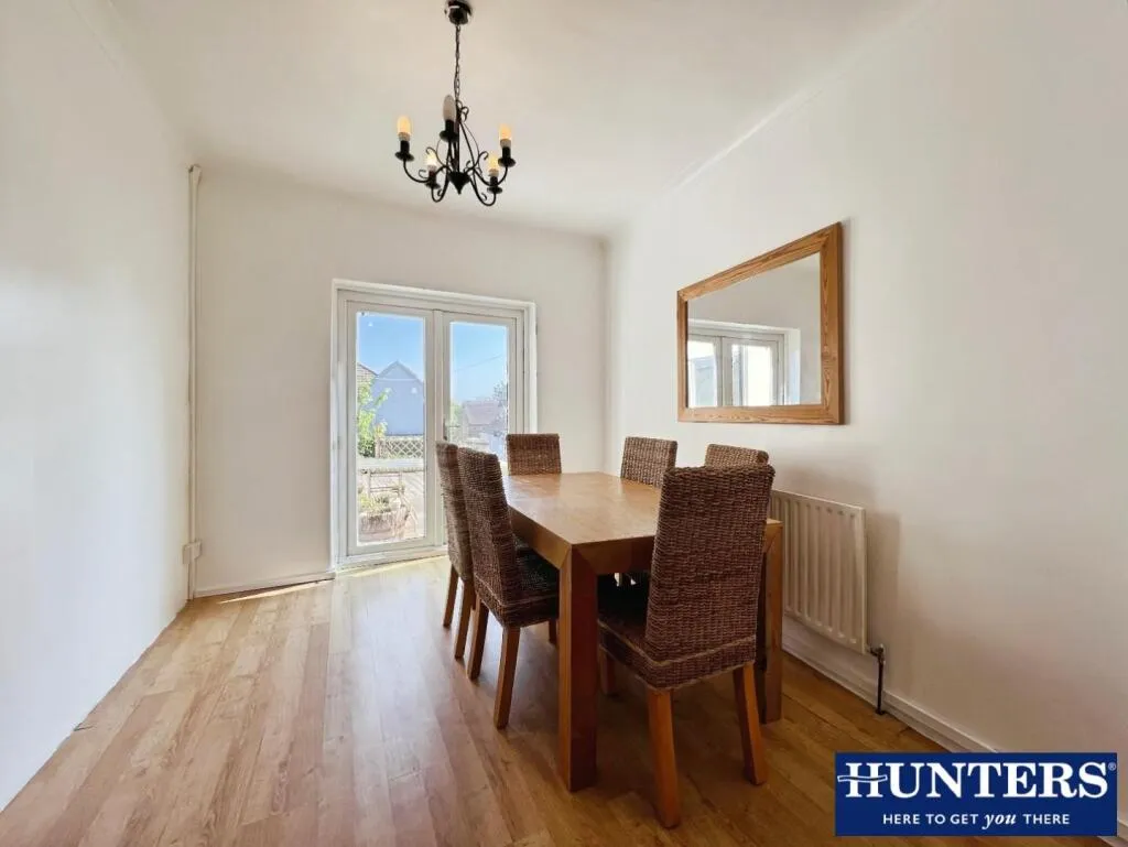 3 bed End of Terrace