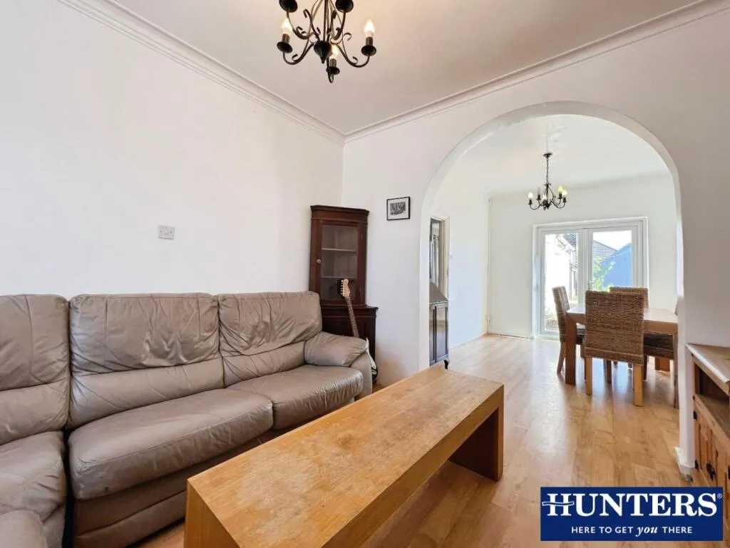 3 bed End of Terrace