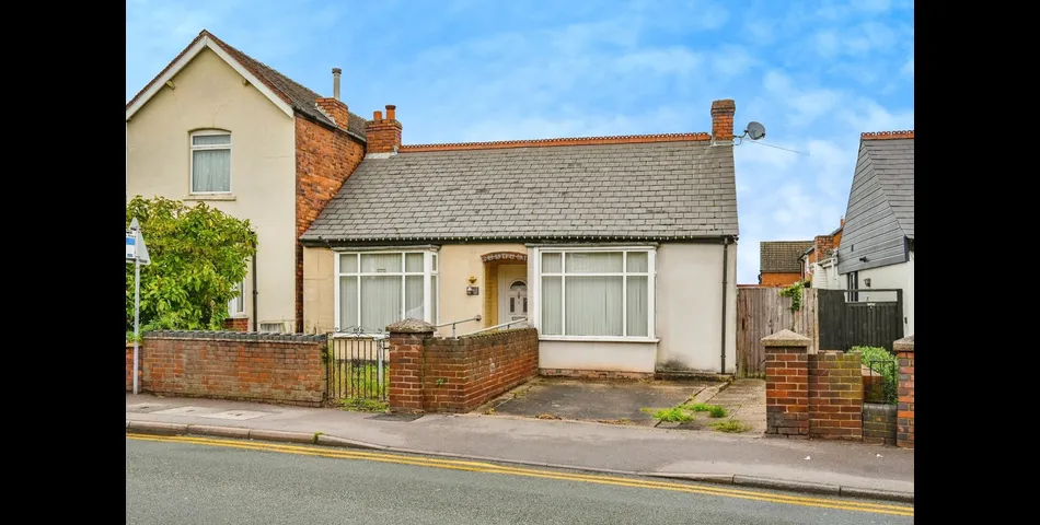 THREE BEDROOM DETACHED BUNGALOW