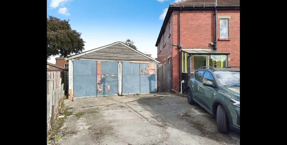 THREE BEDROOM SEMI-DETACHED PROPERTY
