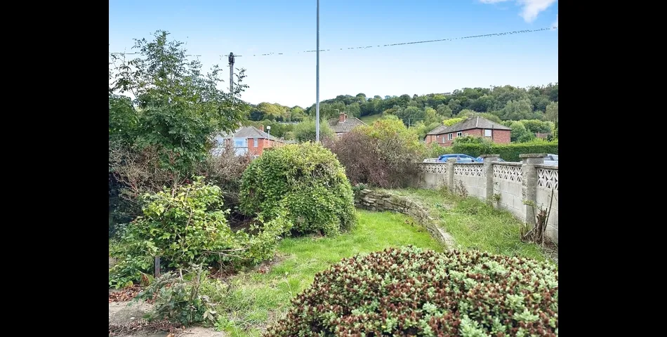 THREE BEDROOM SEMI-DETACHED PROPERTY