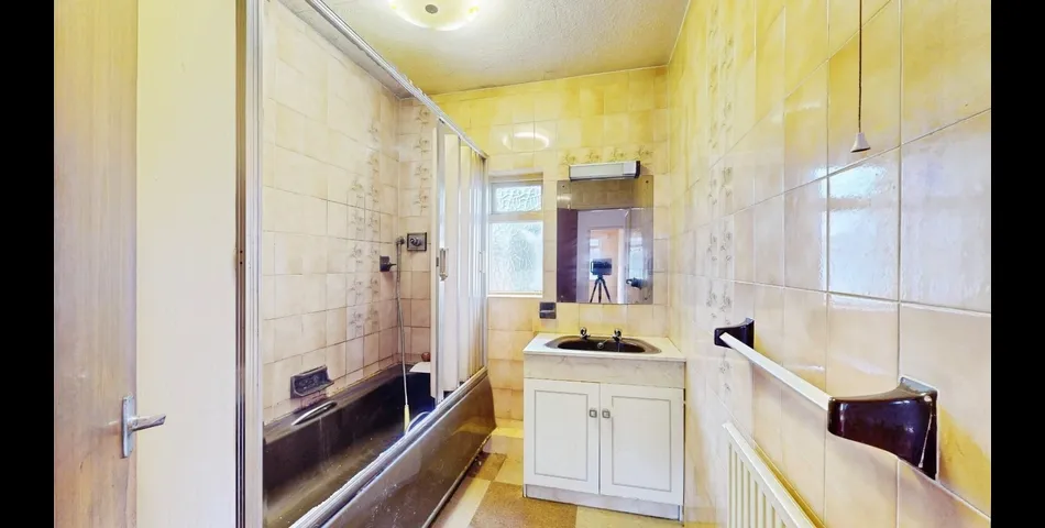 THREE BEDROOM SEMI-DETACHED PROPERTY