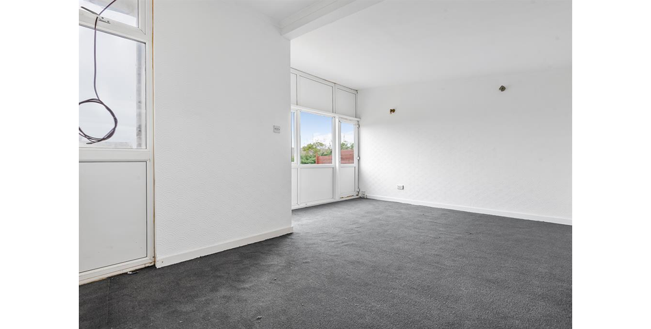 TWO BEDROOM FIRST FLOOR APARTMENT IN NEED OF REFURBISHMENT