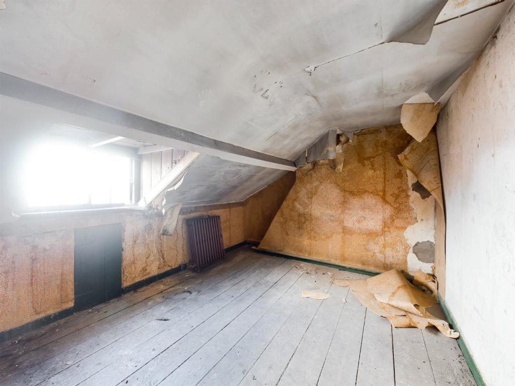 5 bed Commercial Property