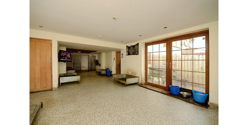 4 BEDROOM PROPERTY WITH SHOP AND ACRE OF LAND