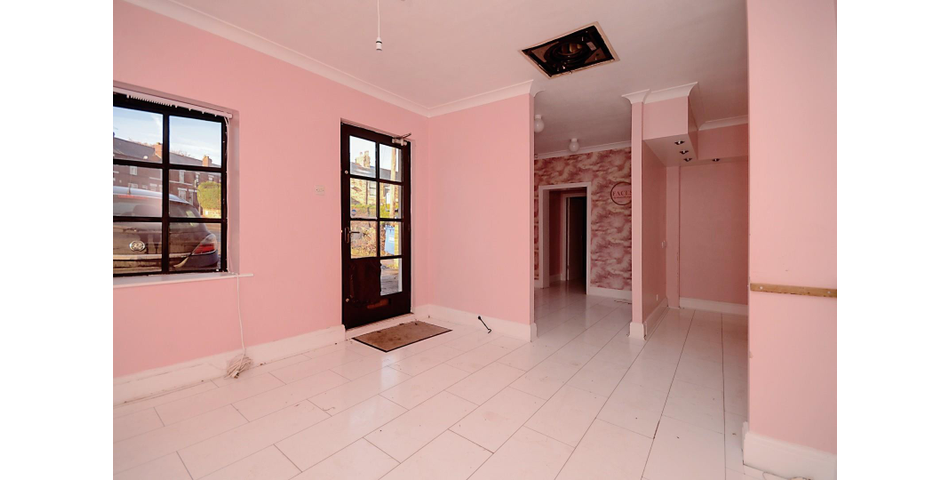 4 BEDROOM PROPERTY WITH SHOP AND ACRE OF LAND