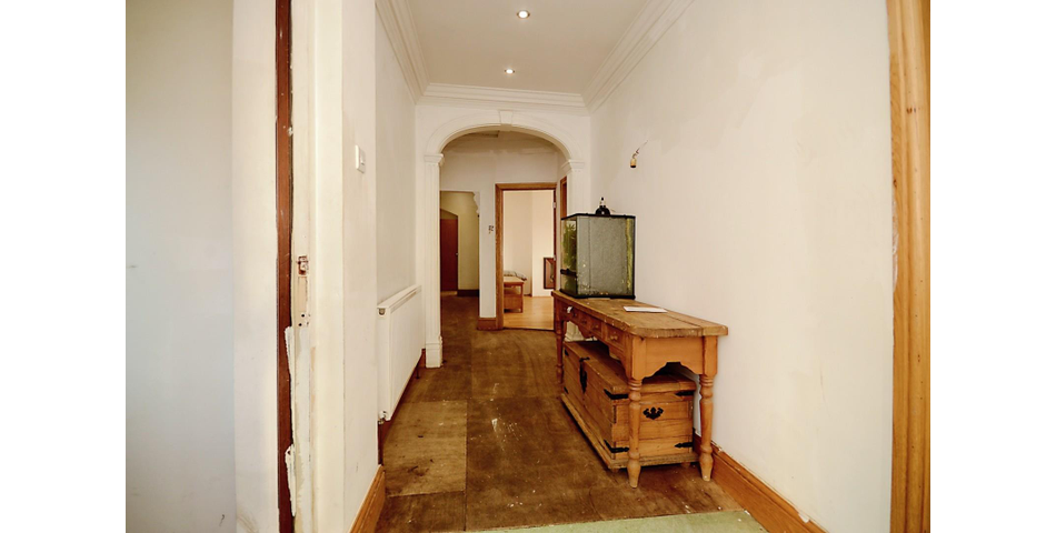 4 BEDROOM PROPERTY WITH SHOP AND ACRE OF LAND