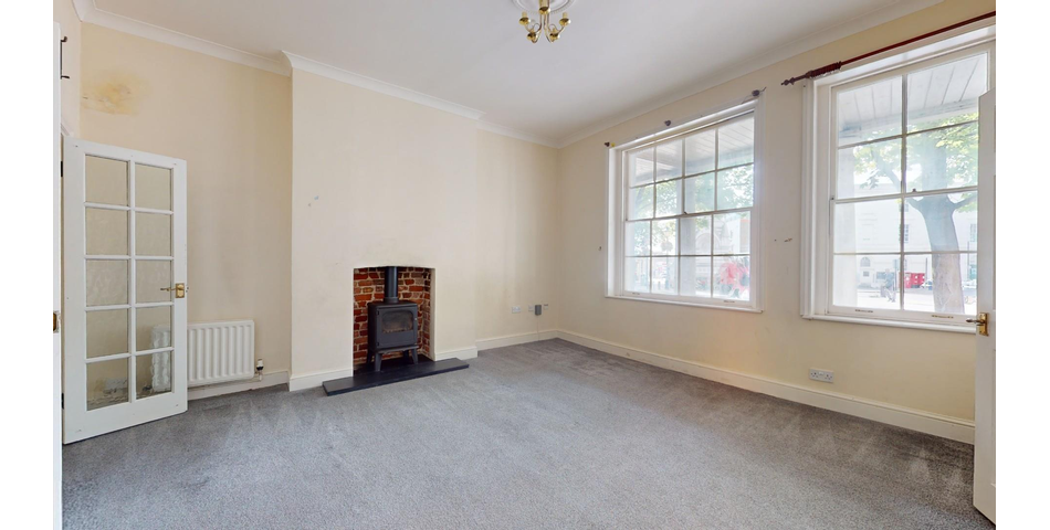 FOUR BEDROOM GRADE II LISTED BUILDING - INVESTMENT OPPORTUNITY
