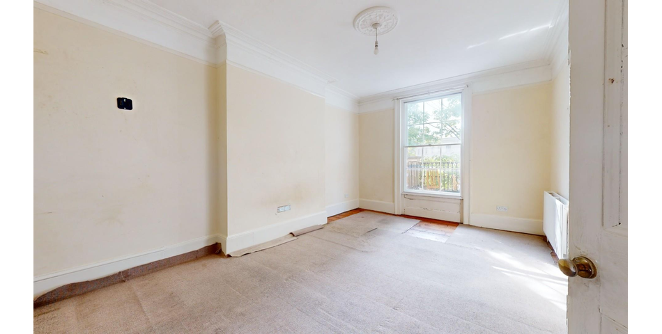 FOUR BEDROOM GRADE II LISTED BUILDING - INVESTMENT OPPORTUNITY