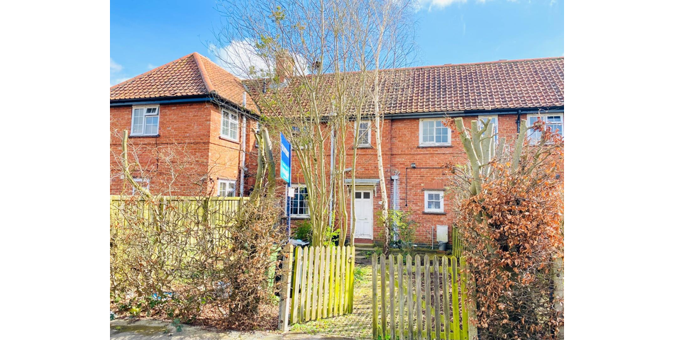 THREE BEDROOM PROPERTY IN NEED OF UPDATING